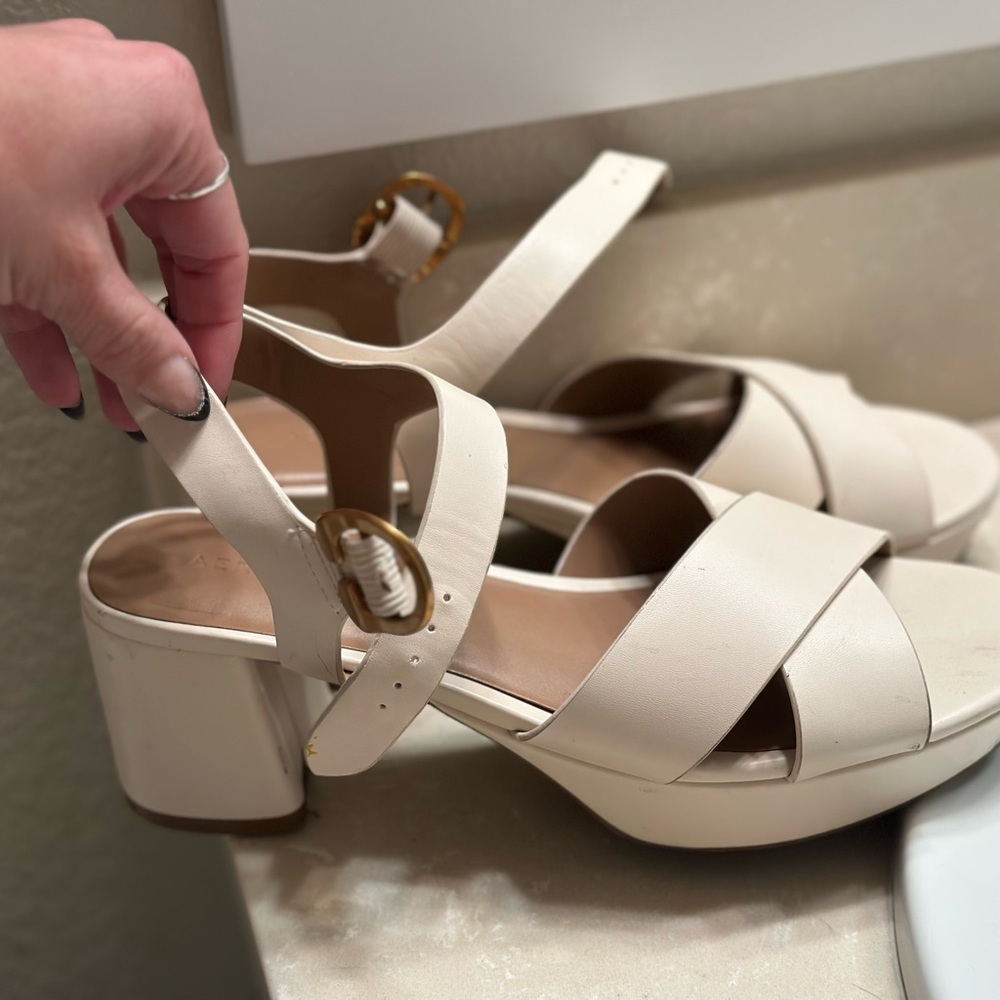 AEROSOLES Cream Block Heel Sandals